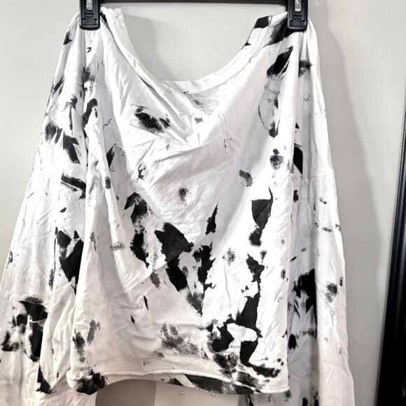 Majestic Women's White Black Brooklyn  Tie-Dye Crop V-Neck Long Sleeve T-shirt - Picture 7 of 7